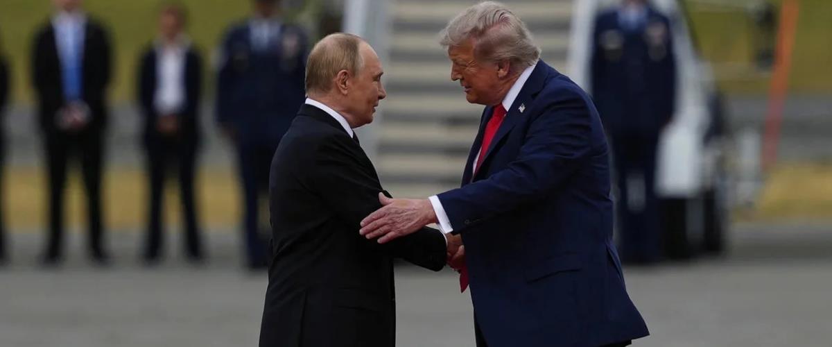 5343676521025381 trump-putin-xeirapsia-alaska-2025-08-15