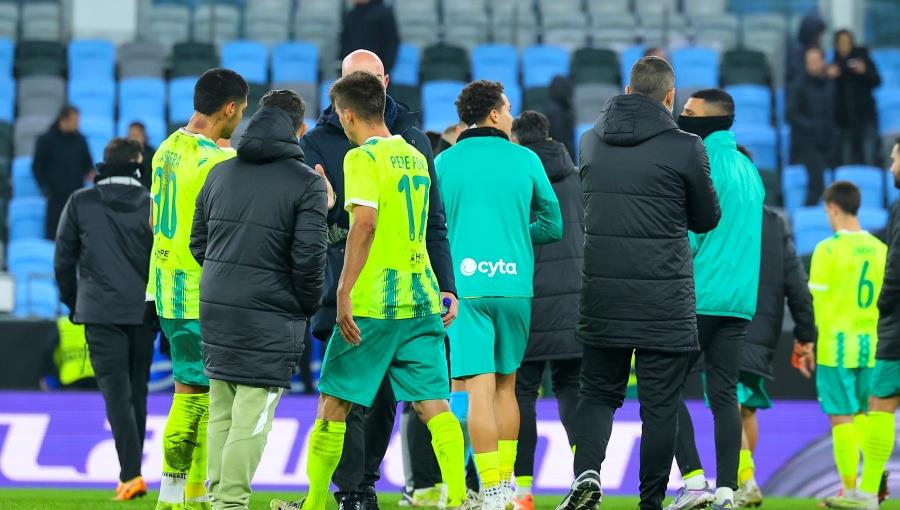 Άγγιξε άλλο ένα τεράστιο διπλό η ΑΕΚ, αλλά ο Χάμαρ της έκλεψε το τρίποντο στο 90+4′