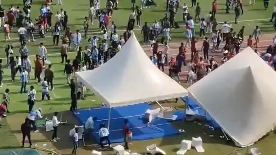 Σκηνές ντροπής στην περιοδεία του Μέσι στην Ινδία-Απόλυτο χάος και επεισόδια