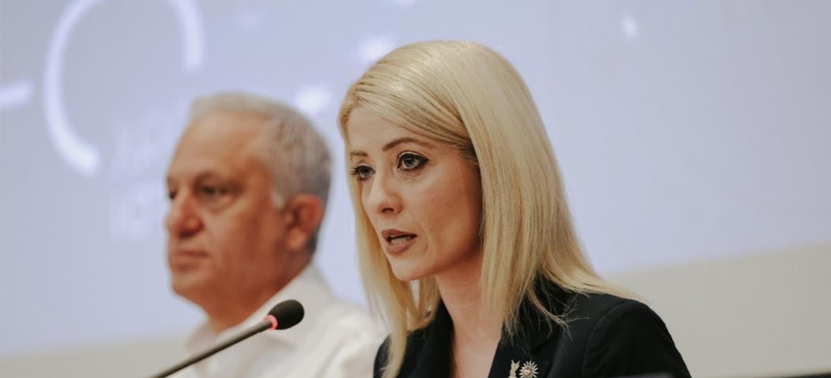 5349446128990176 cats