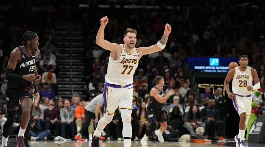 Συναρπαστικές νίκες για Χοκς, Τίμπεργουλβς, Λέικερς και Πέλικανς στο ΝΒΑ