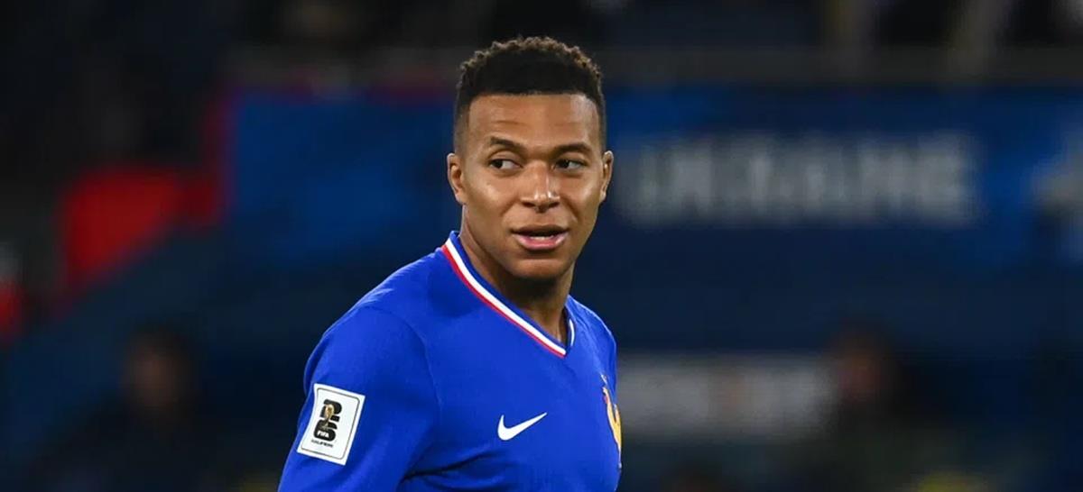 Η Παρί Σεν Ζερμέν χρωστά 61 εκ. ευρώ στον Μπαπέ αλλά θυμήθηκε τα γενέθλια του