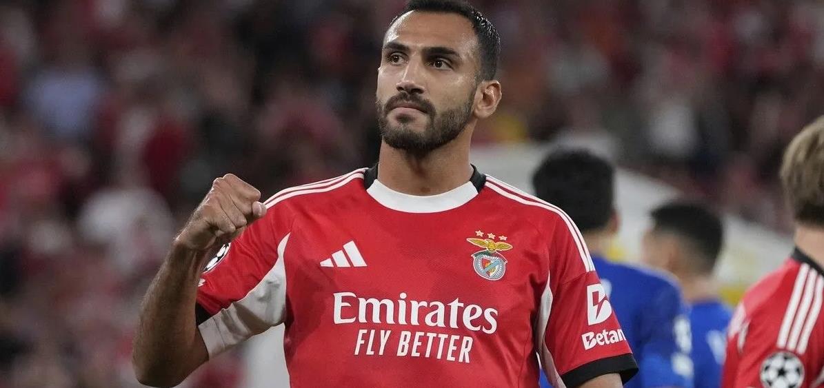 Ο Παυλίδης ισοφάρισε ιστορικό ρεκόρ του Εουσέμπιο και χάρισε στην Μπενφίκα το τρίποντο