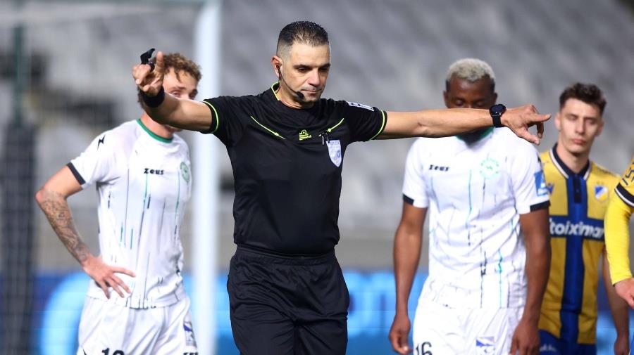 Η ανάλυση του Κυπριανίδη για το πέναλτι που κέρδισε ο ΑΠΟΕΛ-Η απόφαση διαιτητή και η αντίθετη άποψη του VAR