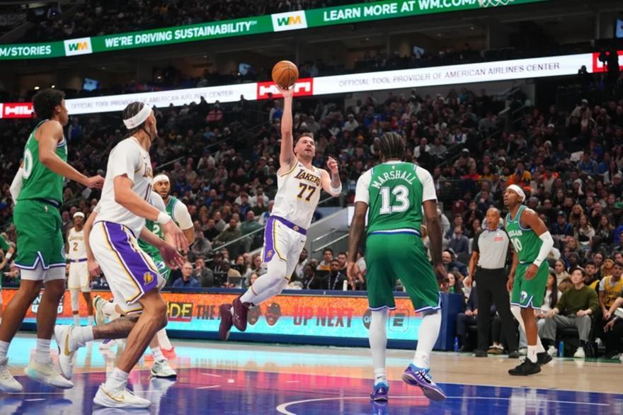 5385579045902899 lakers-mavericks-score-luka-do 070324