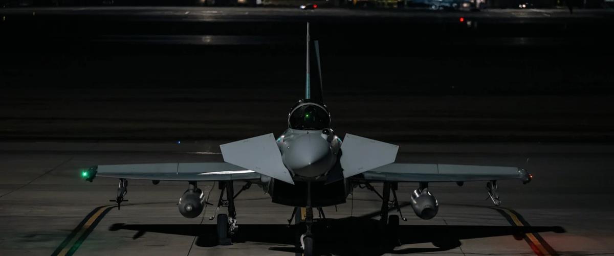 5416900466862571 raf airplane