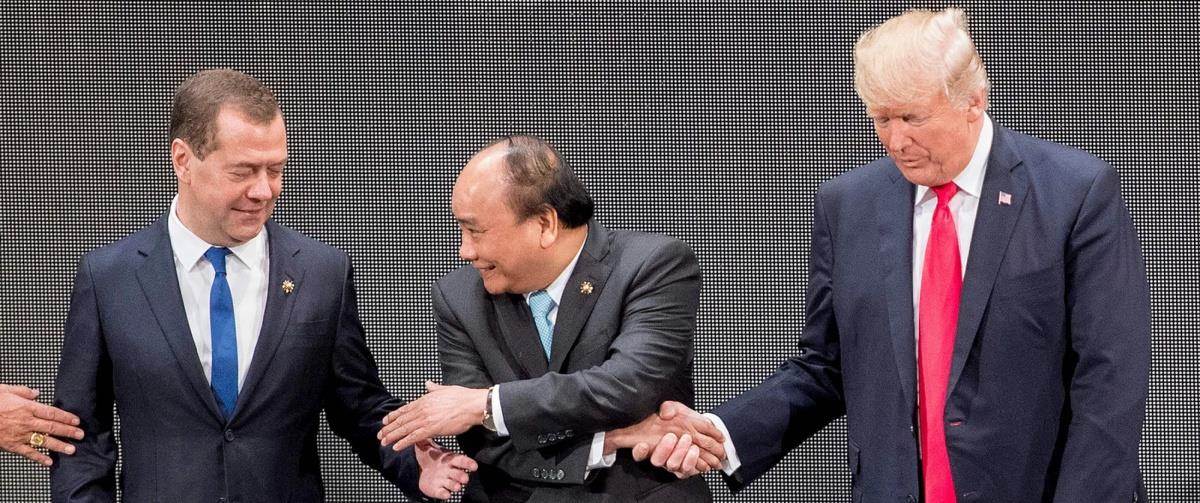 5417333910728677 -1x-1