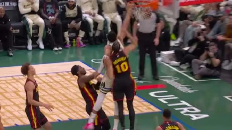 5419424193767155 antetokounmpo-dunk