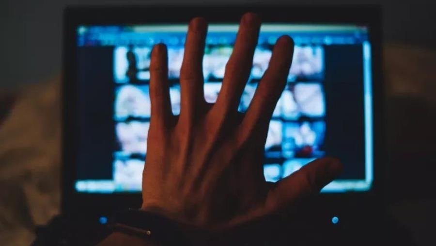 5422263349246439 anik pornografia-1