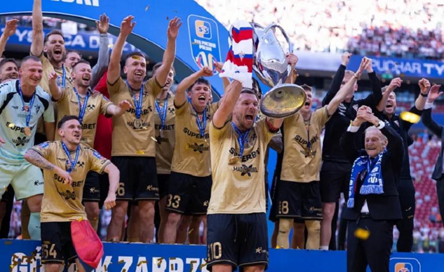 5472180283006458 lucas-podolski 122344