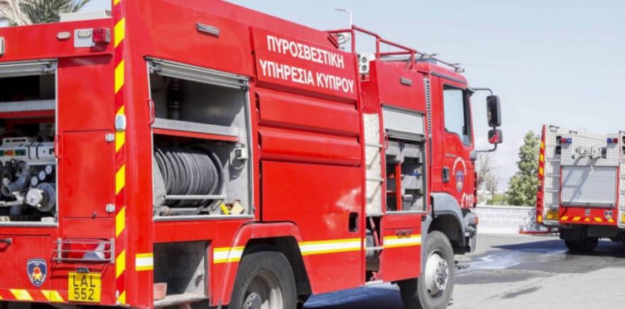 Ανήλικος έθεσε φωτιά από απροσεξία σε βοηθητικό οικίας στο Λιοπέτρι-Ένιωσε αδιαθεσία η ιδιοκτήτρια στην προσπάθειά της να την κατασβέσει