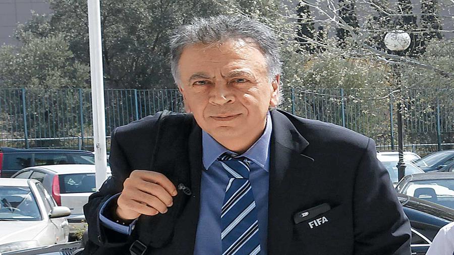 Ο πρόεδρος της ΚΟΠ, Κωστάκης Κουτσοκούμνης θα ταξιδέψει τις επόμενες μέρες στην Αργεντινή με οδηγίες της  FIFA για επίλυση των προβλημάτων της ποδοσφαιρικής ομοσπονδίας της χώρας
