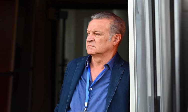 Απαντά σε Νεοφυτίδη ο ΑΠΟΕΛ-«Τους λαϊκισμούς πρόσεξε πως τους χρησιμοποιείς και άσε μας έξω» Απαντά σε Νεοφυτίδη ο ΑΠΟΕΛ-«Τους λαϊκισμούς πρόσεξε πως τους χρησιμοποιείς και άσε μας έξω»