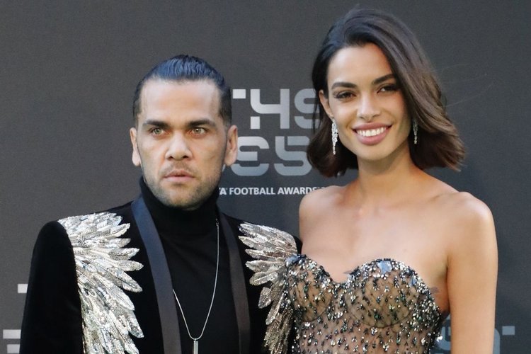 dani_alves_and_his_wife_joana_sanz