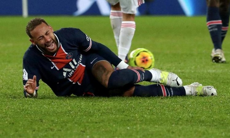 201214034917-01-neymar-injury-_155745