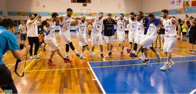 Η ΚΟΚ τιμάει τους παλαίμαχους των Εθνικών της ομάδων ενόψει Ευρωμπάσκετ