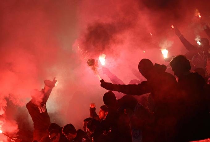 33271545-eintracht-fans-beim-auswaertsspiel-in-helsinki-3De9