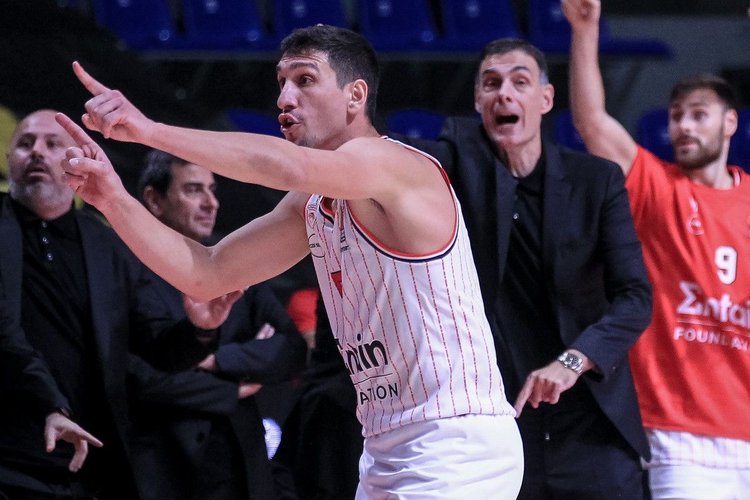 larentzakis