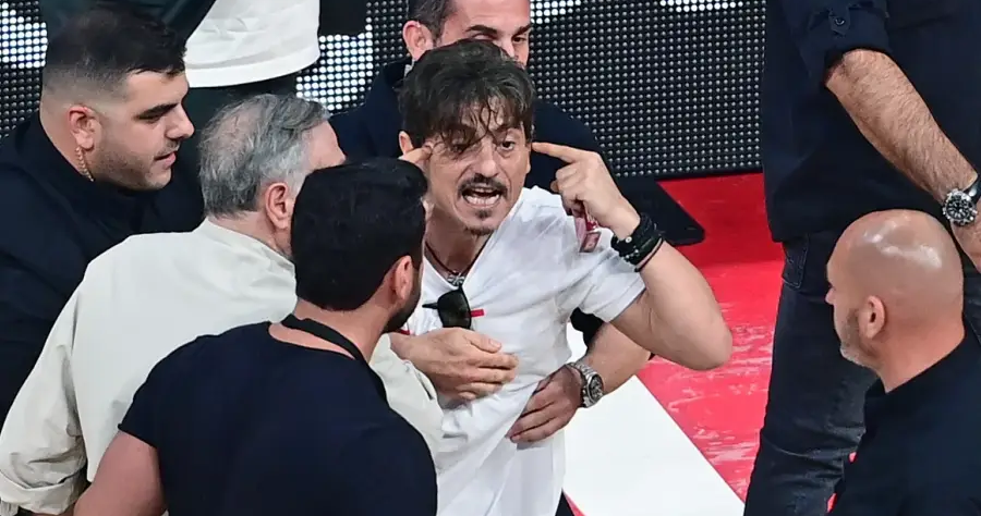 Γιαννακόπουλος: Ο Μπαρτζώκας είπε στην κόρη μου «άσε μας κοριτσάκι μου»-Είσαι τυχερός που δεν είμαι εκεί