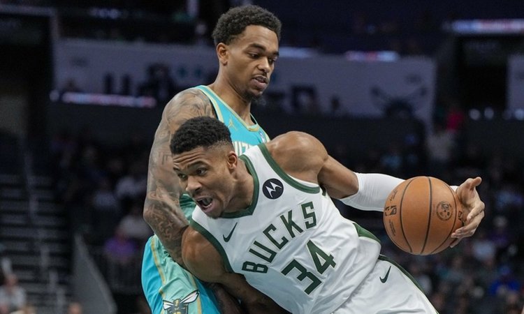 giannis-bucks-hornets