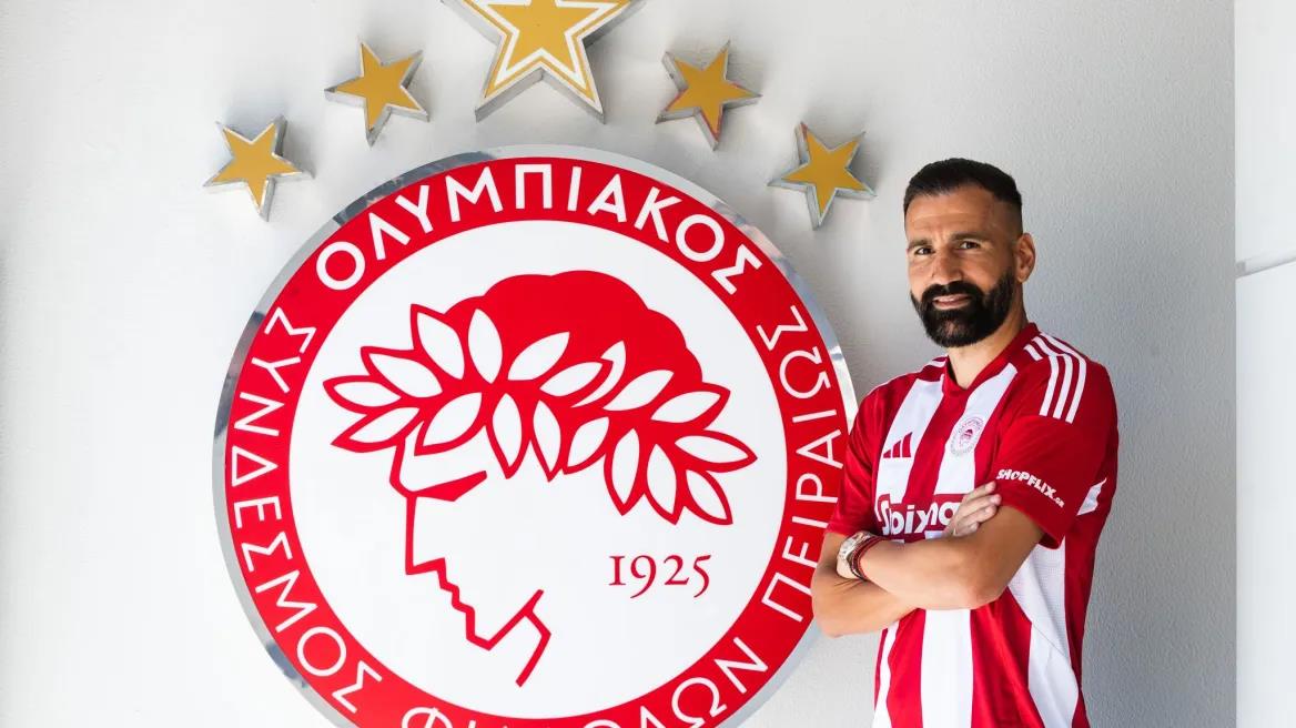 Ο Ολυμπιακός ανακοίνωσε την επιστροφή του Σιόβα Ο Ολυμπιακός ανακοίνωσε την επιστροφή του Σιόβα