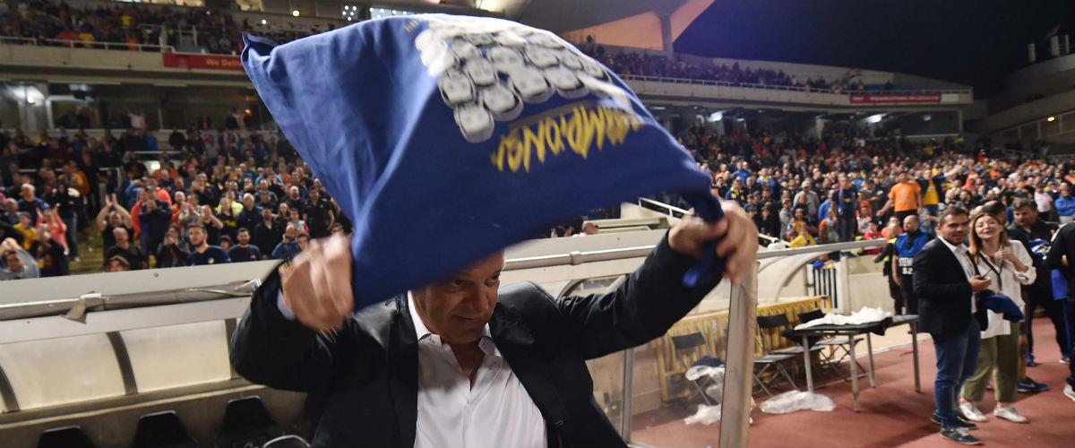 Ο Πετρίδης ρίσκαρε για άλλη μια φορά και ο Θεός του ποδοσφαίρου του έδειξε πως ανταμείβει τους τολμηρούς - Εάν στο κυνήγι του ΑΠΟΕΛ έμενε η ΑΕΚ τα πράγματα ίσως ήταν αλλιώς