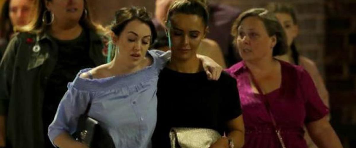 Σύλλογοι και ποδοσφαιριστές στέλνουν μηνύματα συμπαράστασης μέσω Twitter, μετά τις πολύνεκρες εκρήξεις στο Μάντσεστερ.
