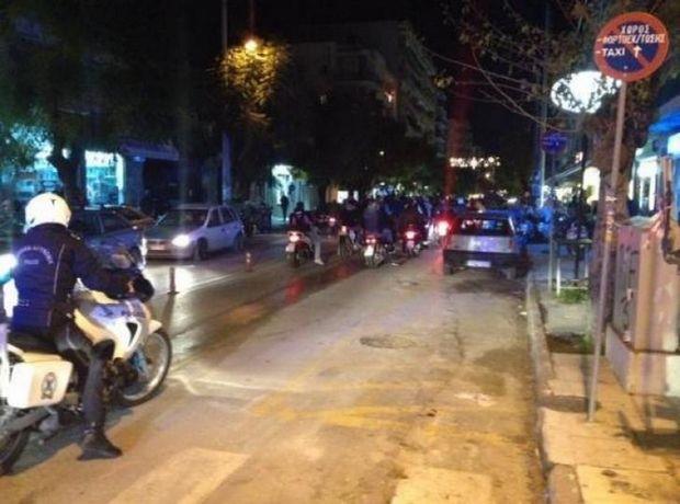  Οπαδοί της ΑΕΚ και του Ολυμπιακού συγκρούστηκαν στην Ηλιούπολη με αποτέλεσμα να έχουμε φθορές και ρίψεις αντικειμένων.