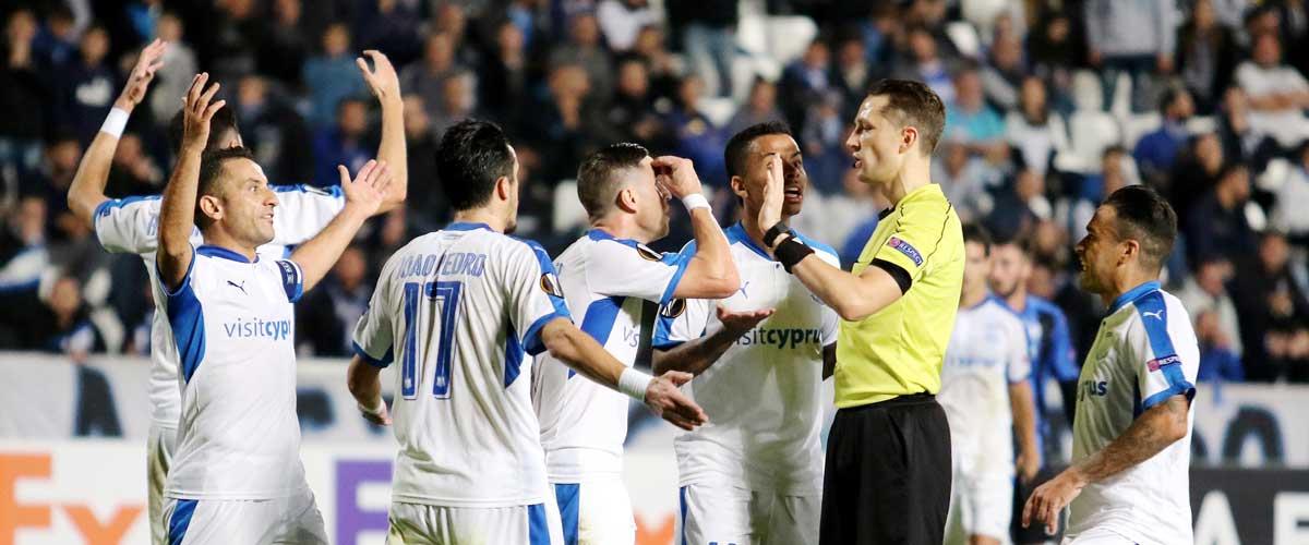H επίμαχη φάση που εξόργισε παίκτες και πάγκο του Απόλλωνα και έδωσε την ευκαιρία στην Αταλάντα να προηγηθεί 