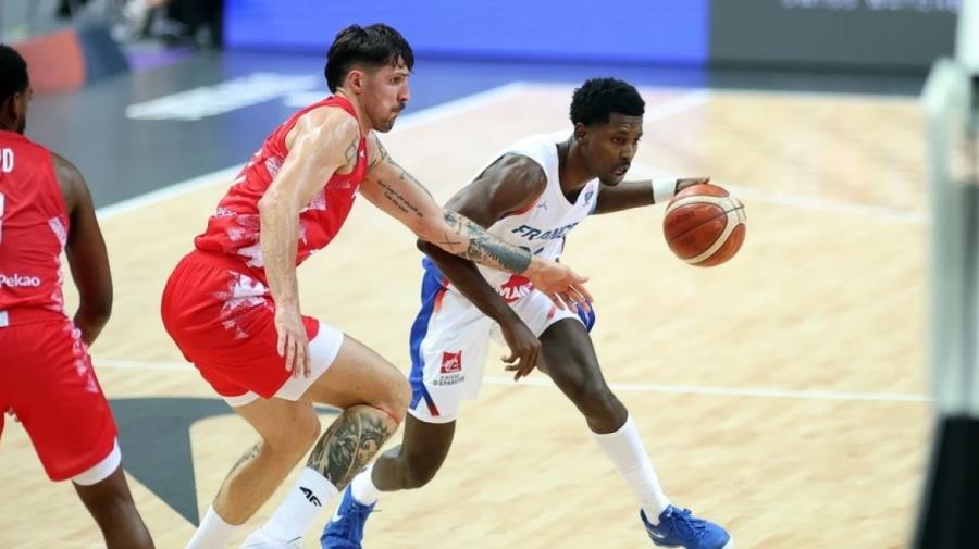 Η Γαλλία έσπασε το αήττητο της Πολωνίας, 83-76 με «οδοστρωτήρα» Γιαμπουσέλε Η Γαλλία έσπασε το αήττητο της Πολωνίας, 83-76 με «οδοστρωτήρα» Γιαμπουσέλε