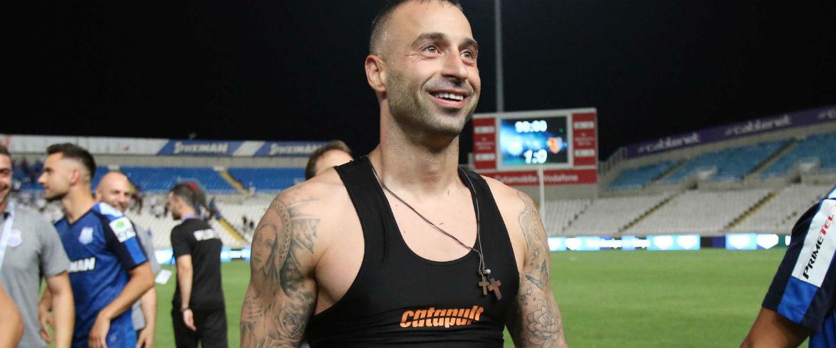 Ουσιαστικά το μπουστάκι φιλοξενεί ένα μηχάνημα το οποίο στέλνει μέσω GPS όλα τα δεδομένα του ποδοσφαιριστή που το φοράει σε ηλεκτρονικό υπολογιστή ή tablet