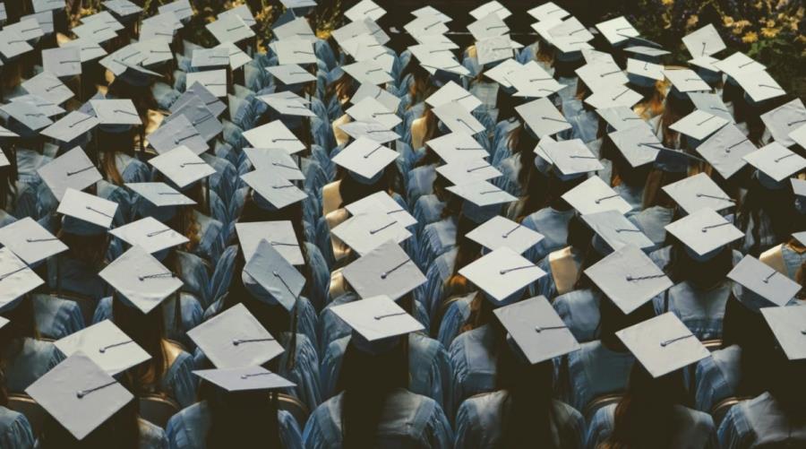 Ανισότητες στην εκπαίδευση υπάρχουν στην ΕΕ-Σε ποια χώρα βρίσκονται οι παραπάνω πτυχιούχοι