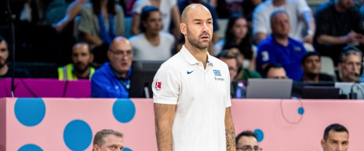 «Ο Γιάννης είναι άνθρωπος παρότι δεν κάνει γήινα πράγματα στο Eurobasket, θα είναι έτοιμος την Κυριακή» «Ο Γιάννης είναι άνθρωπος παρότι δεν κάνει γήινα πράγματα στο Eurobasket, θα είναι έτοιμος την Κυριακή»