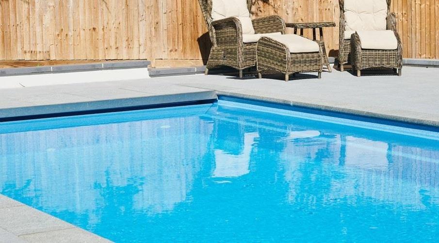 Διασωληνωμένο το τετράχρονο αγοράκι που διασώθηκε από πισίνα στην Πάφο-Έρευνες για το πώς κατέληξε στο βυθό