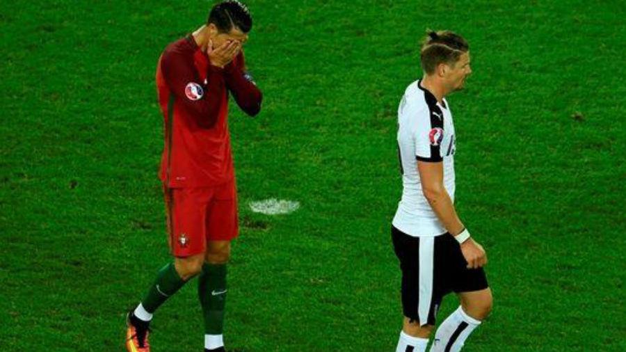  Η Πορτογαλία παραμένει χωρίς νίκη στο Euro 2016, καθώς αναδείχθηκε ισόπαλη χωρίς σκορ με την Αυστρία. Μοιραίος ο Κριστιάνο Ρονάλντο που έχασε πέναλτι στο 79' 