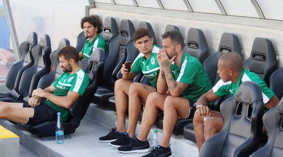 Με εκπλήξεις η ενδεκάδα του Τζον Κάρβερ στο παιχνίδι της πρεμιέρας με τον Ερμή
