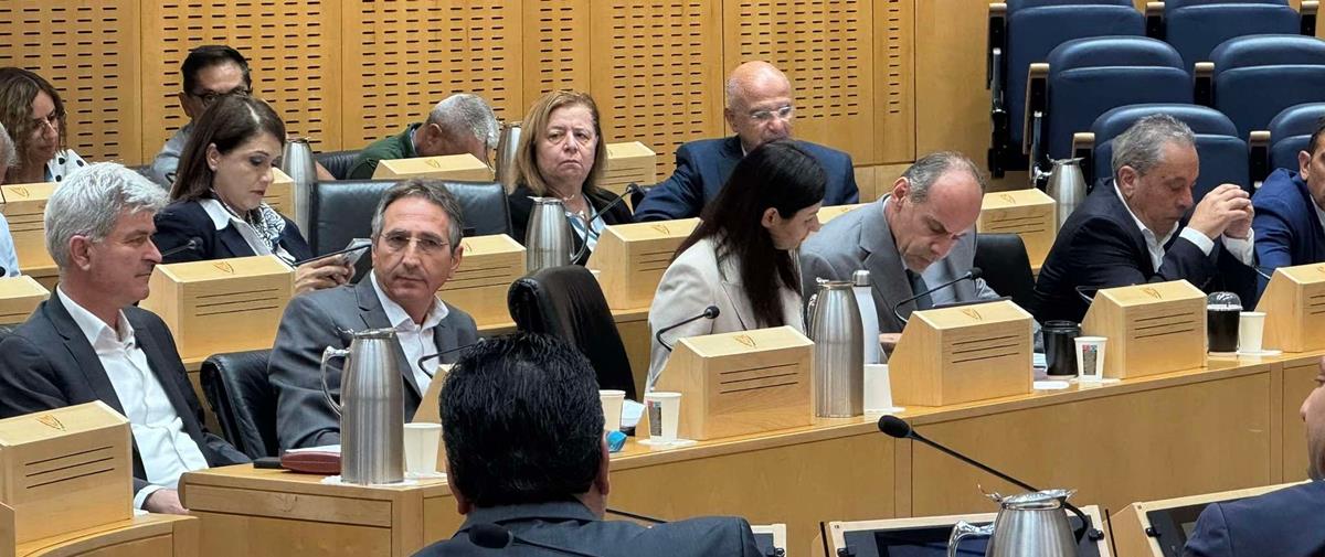 Βολές ΑΚΕΛ κατά Κυβέρνησης-«Άφησαν τη χώρα χωρίς συντονιστή ή έστω αντικαταστάτη, ποιον κοροϊδεύουν»