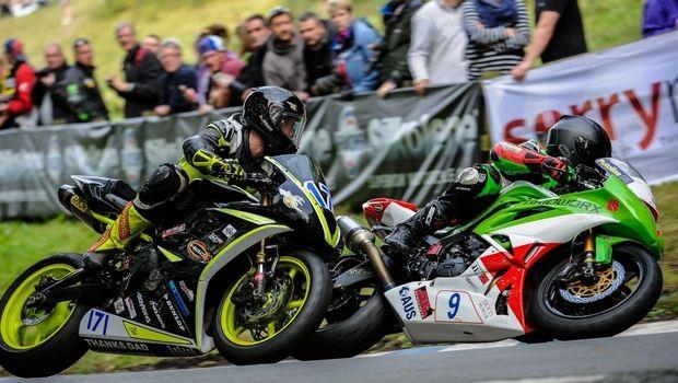 Τραγωδία στο Macau Motorcycle Grand Prix καθώς ο Ντάνιελ Χέγκαρτι έχασε τον έλεγχο της μοτοσυκλέτας του, έπεσε στις μπαριέρες και το πλήρωσε με τη ζωή του. (video)
