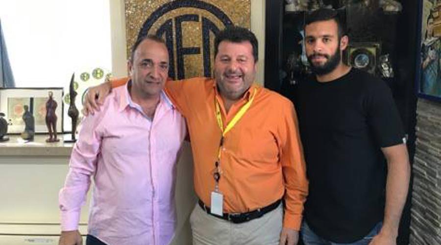 Τριετές συμβόλαιο με τους "γαλαζοκίτρινους" υπέγραψε ο Κύπριος επιθετικός