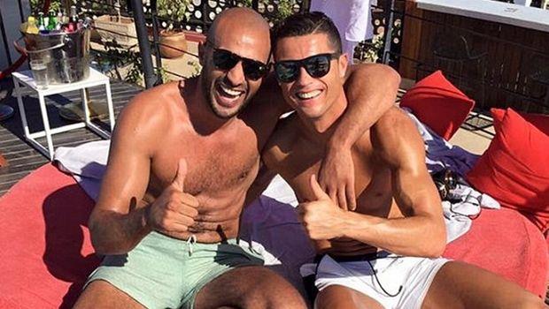 Ο Μαροκινός kick boxer, Μπαντρ Χαρί που έγινε γνωστός λόγω της φιλίας του με τον Κριστιάνο Ρονάλντο, καταδικάστηκε σε ποινή φυλάκισης δύο ετών για δύο επιθέσεις στο Άμστερνταμ.
