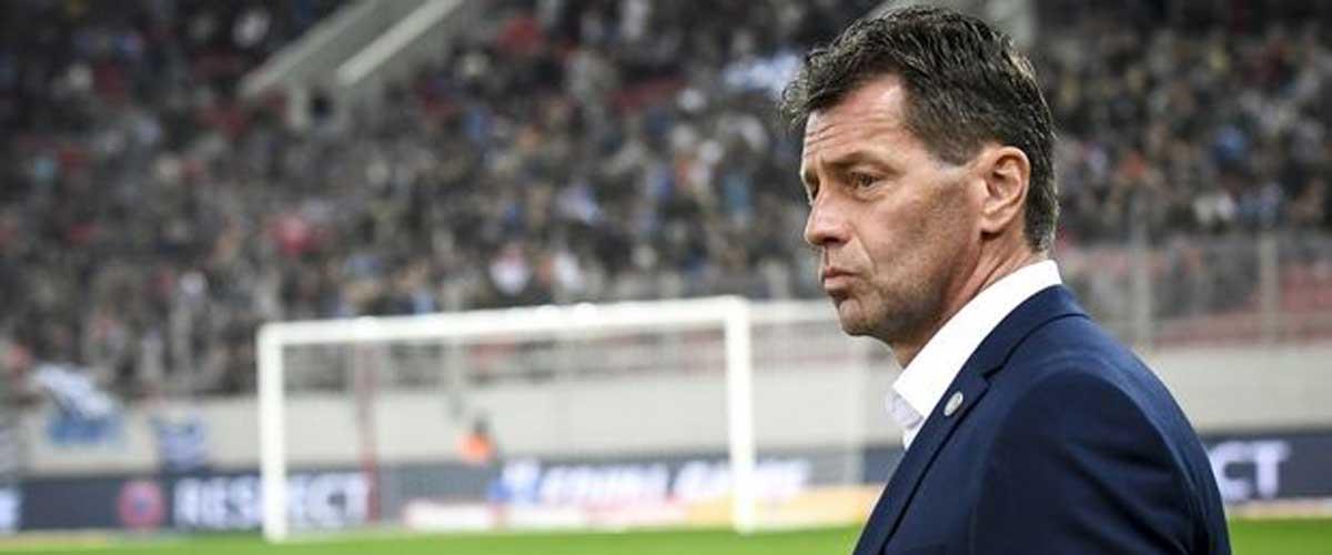 Εκτός συγκλονιστικού απροόπτου, ο Μίχαελ Σκίμπε θα είναι ο προπονητής της Εθνικής μας ομάδας για δυο ακόμη χρόνια και θα την οδηγήσει στο UEFA Nations League και στα προκριματικά του Euro 2020.
