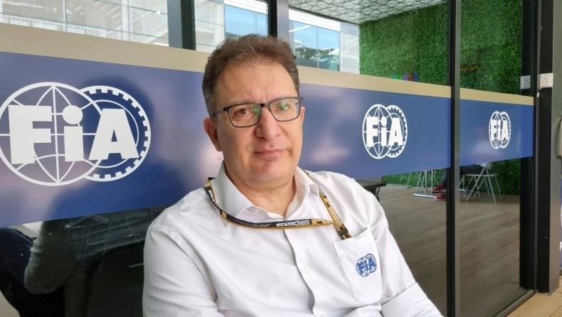 «Δεν θέλουμε οι οδηγοί να σηκώνουν το πόδι στις ευθείες» «Δεν θέλουμε οι οδηγοί να σηκώνουν το πόδι στις ευθείες»