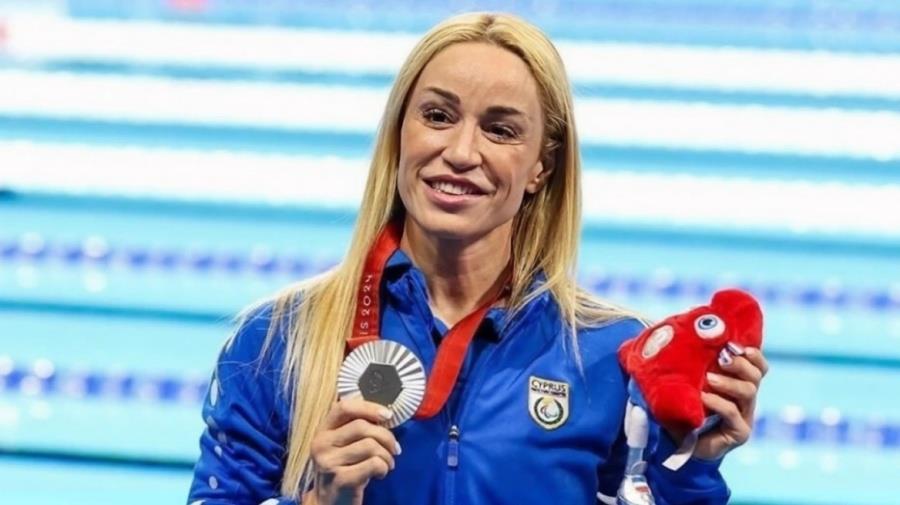Παίρνουν θέση οι συνδικαλιστές οδηγοί ταξί για το επεισόδιο με Πελενδρίτου-«Ο οδηγός θα υποστεί τις κυρώσεις» Παίρνουν θέση οι συνδικαλιστές οδηγοί ταξί για το επεισόδιο με Πελενδρίτου-«Ο οδηγός θα υποστεί τις κυρώσεις»