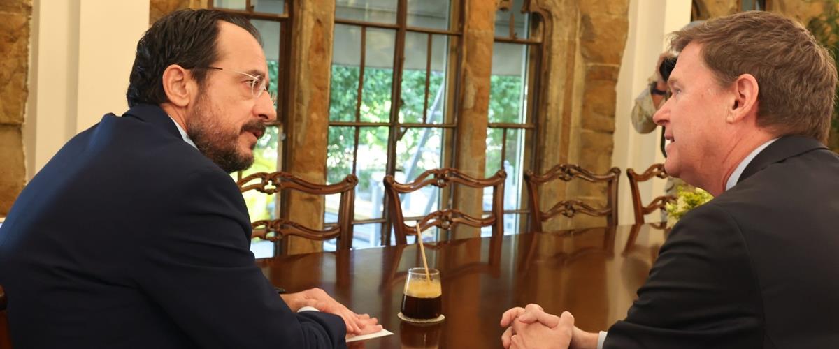 Συνεχίζει τα αποχαιρετιστήρια «κηρύγματα» ο Στιούαρτ-Δίνει αβέρτα συνεντεύξεις προβαίνοντας σε υποδείξεις