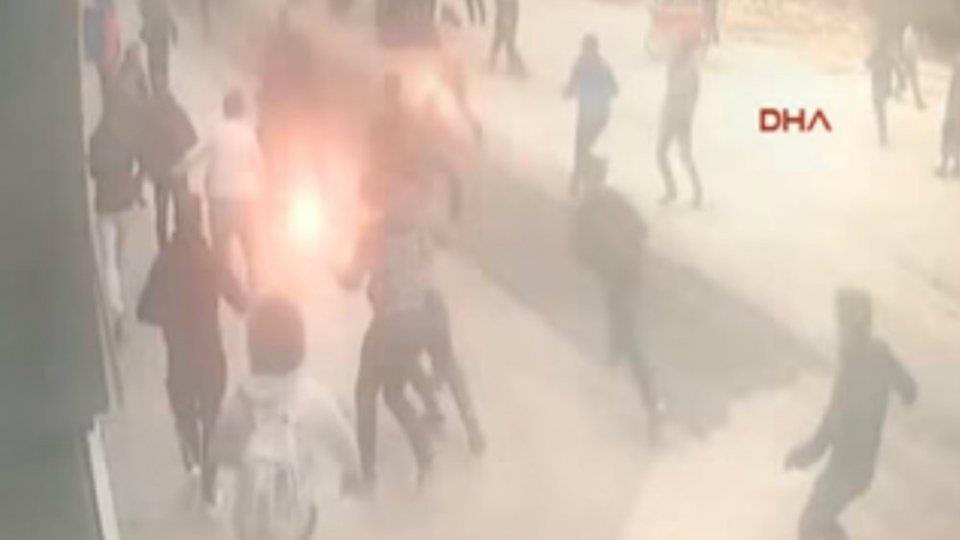 Οι κάμερες ασφαλείας του ξενοδοχείου κατέγραψαν την επίθεση που δέχτηκαν οι φίλοι του Ολυμπιακού από οπαδούς της Φενέρμπαχτσε.  
