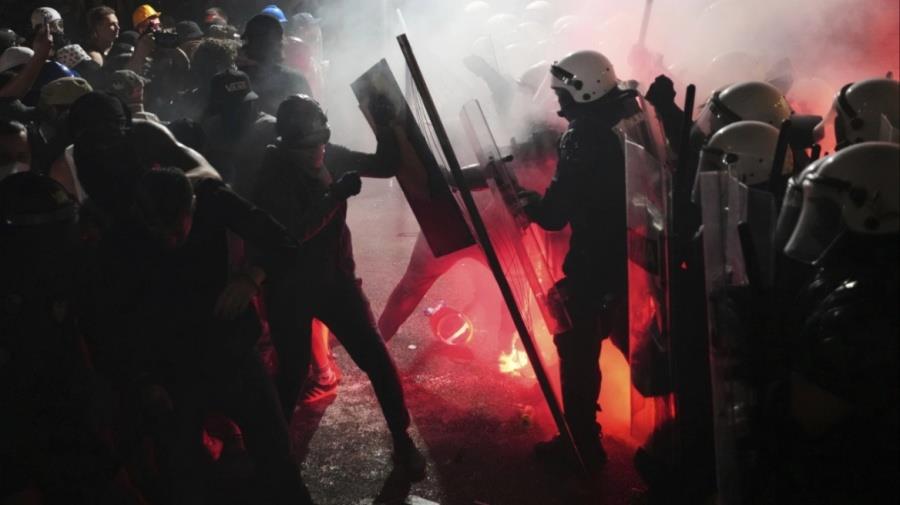5263729800220010 serbia protest  2 