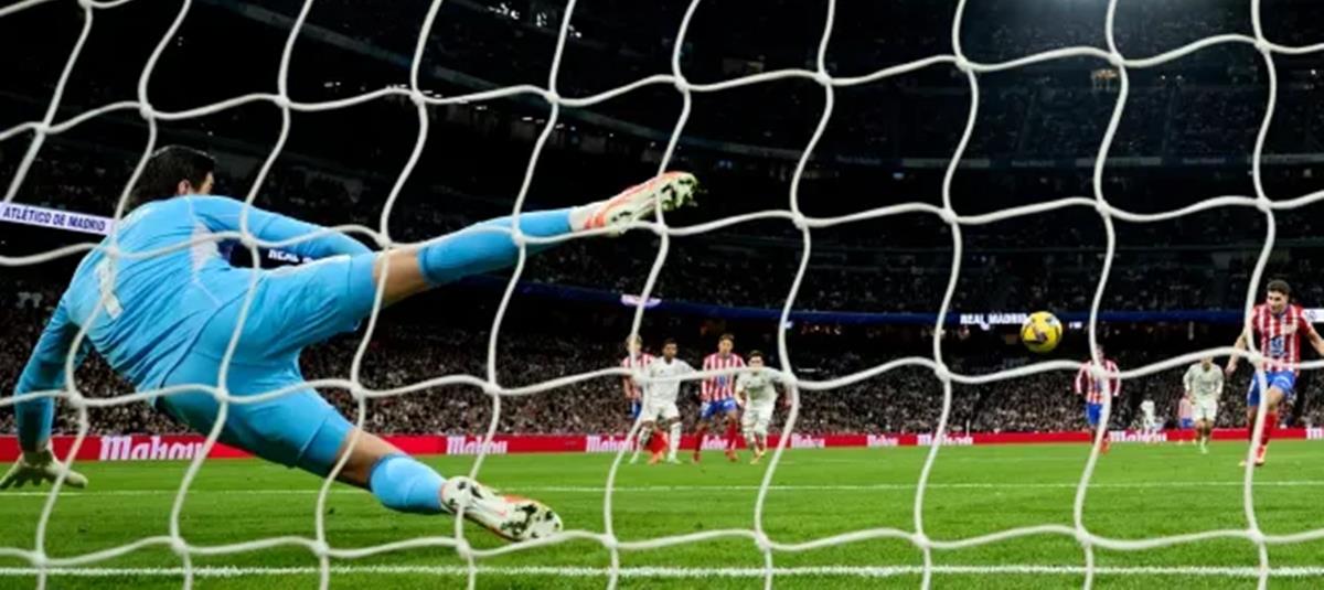 Η FIFA βάζει τέλος στην επαναφορά της μπάλας σε χαμένο πέναλτι-Όσα αλλάζουν