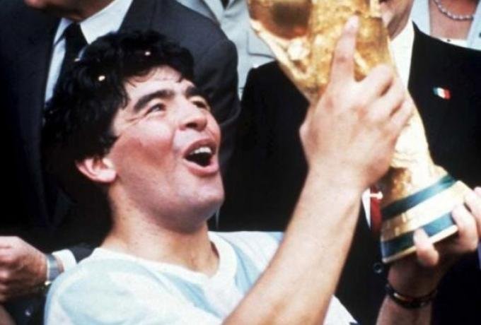 w07-154927DiegoMaradona