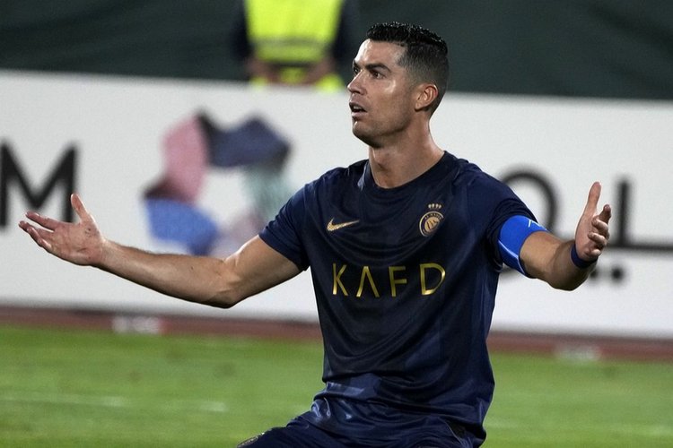 cristianoronaldo-binance
