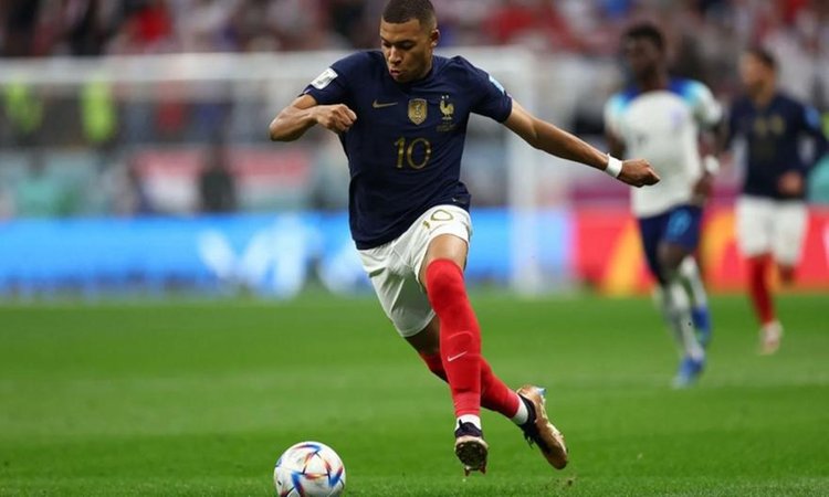 french-soccer-player-kylian-mb_005526